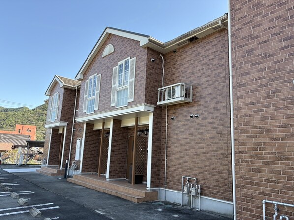 ヴィラ・ポポラーレⅠの物件外観写真